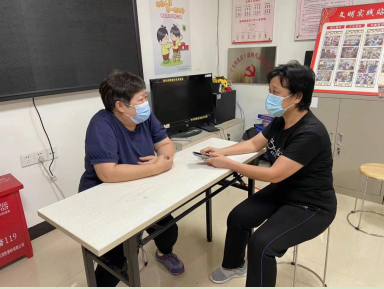 回访居民代表梁姨，表示这次人大代表迅速帮忙解决问题非常满意